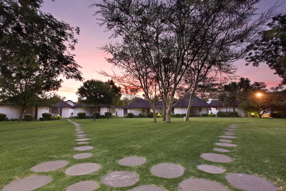 Protea Hotel By Marriott Oudtshoorn Riempie Estate Екстериор снимка
