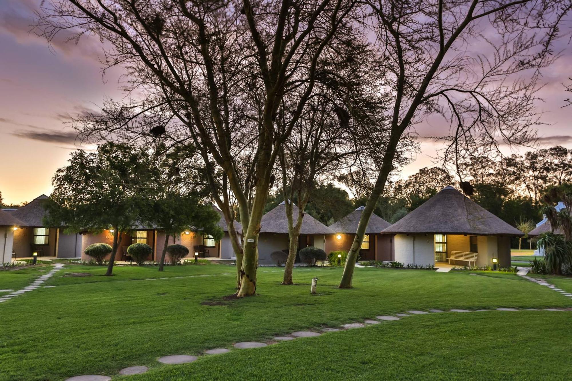 Protea Hotel By Marriott Oudtshoorn Riempie Estate Екстериор снимка
